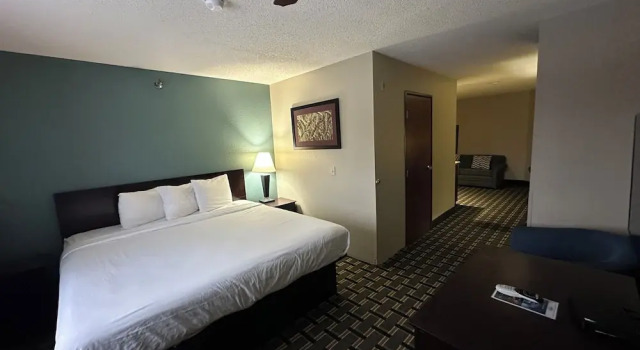 Двухместный люкс Baymont Inn & Suites by Wyndham Lincoln NE