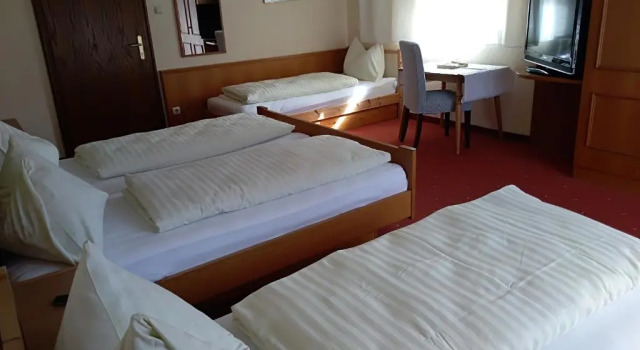 Четырёхместный номер Standard с балконом Hotel Wiesenhof