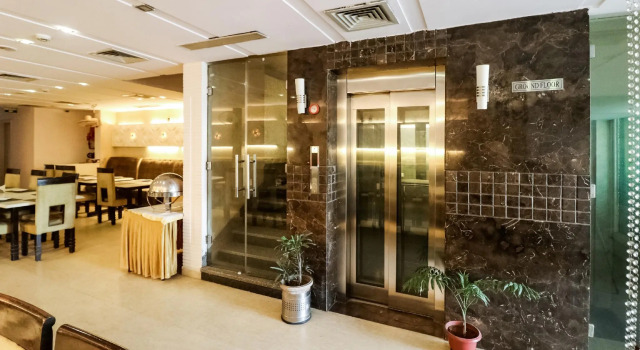 Capital O 73515 Surya Kiran Inn 2, Забронировать Отель Гургаон 