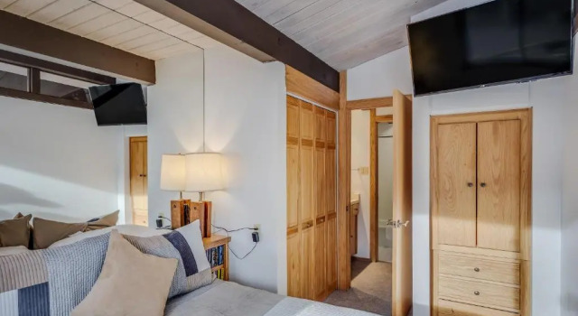Laurelwood Condominiums Studio Deluxe Unit 414, Забронировать Отель Сноумасс-Виллидж Горнолыжный курорт Аспен-Сноумас, рядом с Торговый центр Snowmass