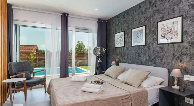 Villa for two Person With Pool in Peroj