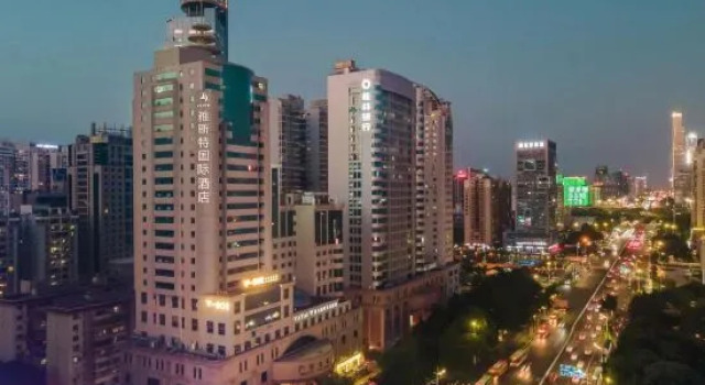 Yeste International Hotel Jinhu Plaza, South Lake Park Subway Station, Rezerwuj Hotel Hotele w Nanning z parkingiem, Parking