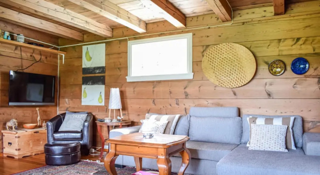 Stunning Home in Tørvikbygd With 2 Bedrooms and Wifi, Rezerwuj Hotel Hotele w Kvam z parkingiem, Parking