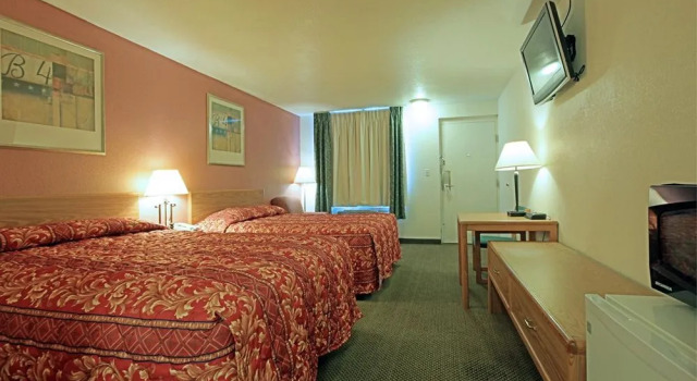 Americas Best Value Inn/Salina, Buchen Sie Hotel SPA-Hotels in Salina, SPA