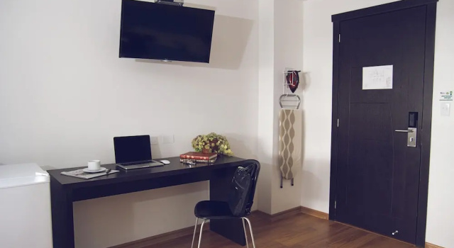 Двухместный номер Deluxe с балконом Sabet Hotel