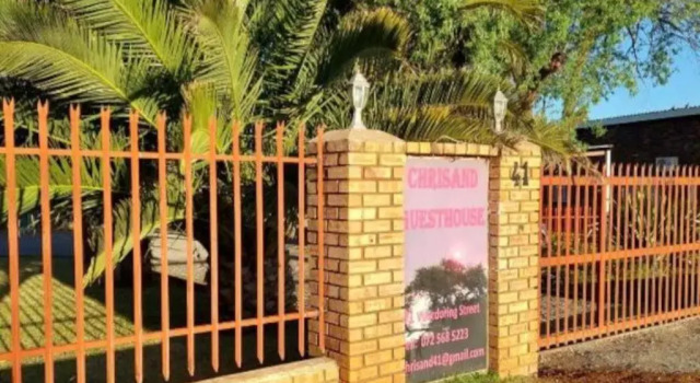 Chrisand Guesthouse, Забронировать Отель Недорогие отели Куруман, недорого