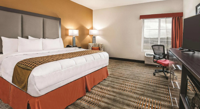 Двухместный Mobility/Hearing Accessible номер La Quinta by Wyndham San Antonio by Frost Bank Center