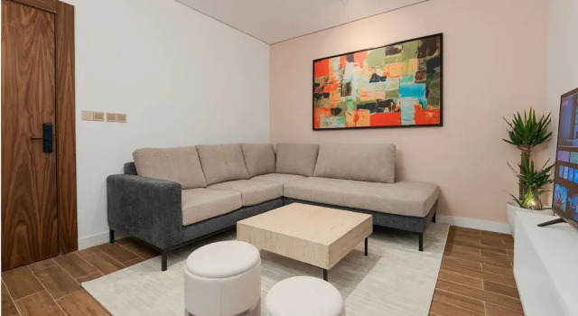 Trendy and Cozy Apartment in Almughrizat