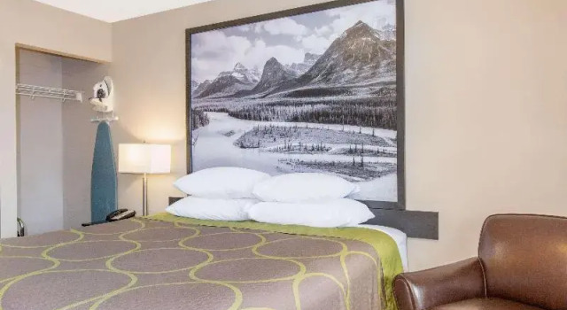 Номер Standard Super 8 by Wyndham Fort McMurray