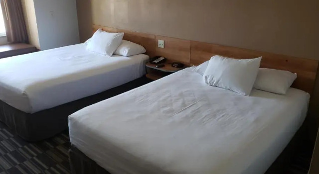 Четырёхместный номер Deluxe York Microtel Inn & Suites by Wyndham