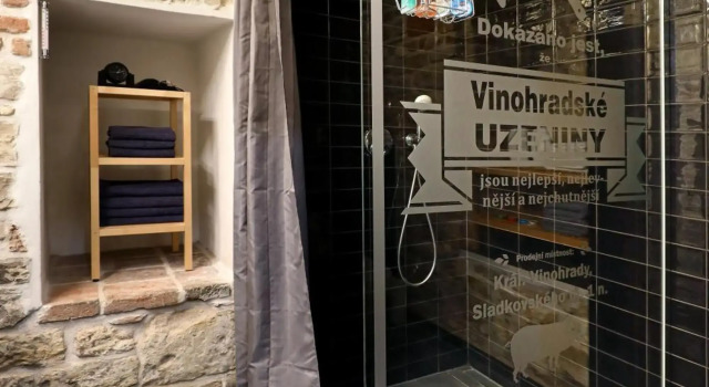 American Loft in the Heart of Prague, Забронировать Отель Отели Праги с парковкой, рядом с Намести Миру, Парковка