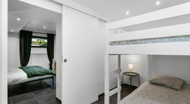 Saint Charles Apartments, Забронировать Апартаменты/квартира Отели Монпелье с бассейном, рядом с Торговая палата Hôtel Saint-Côme, Бассейн