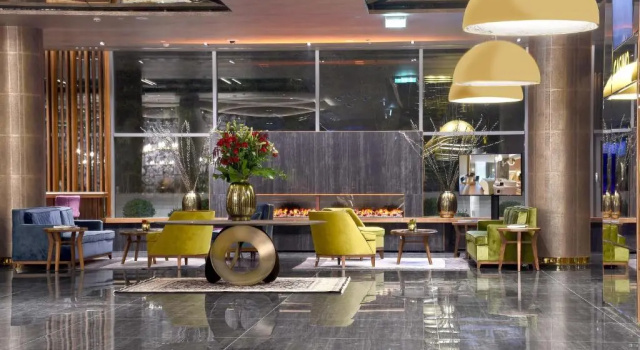 Maestral Resort & Casino