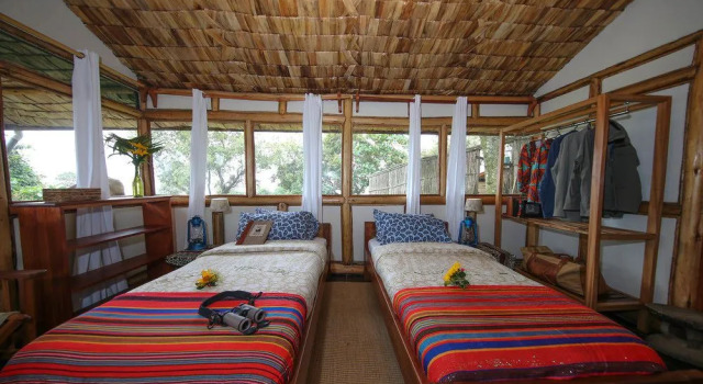 Nkuringo Gorilla Camp, Reserva ahora Hotel Hoteles y alojamientos en Western Uganda, Hotel