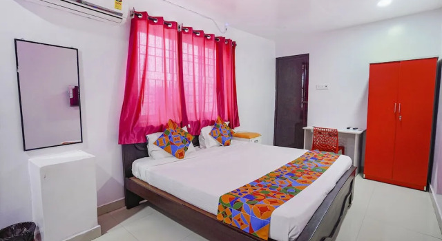 Номер Deluxe FabHotel Lloyds Inn I