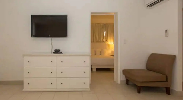 Четырёхместный люкс c 1 комнатой Premiere Hotel
