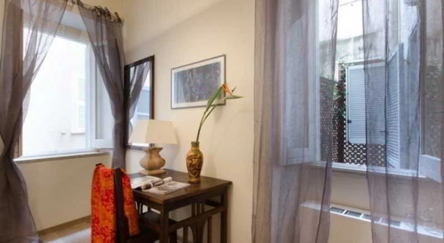 Imperial Fora Spacious Apartment, Забронировать Апартаменты/квартира Рим Лацио, рядом с Piazza della Madonna dei Monti