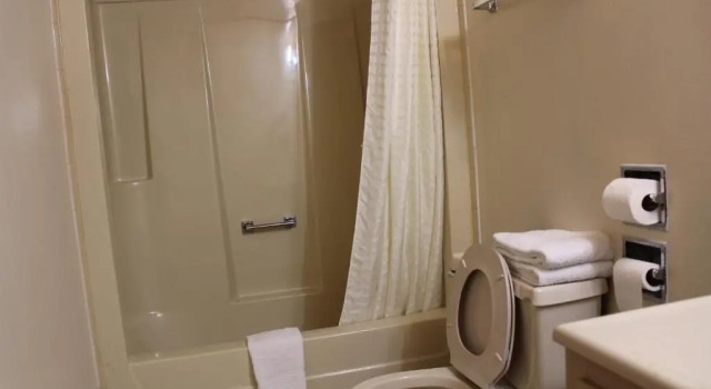 Номер Standard American Inn and Suites