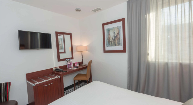 Четырёхместный номер Standard Kyriad Limoges Centre Gare - Atrium