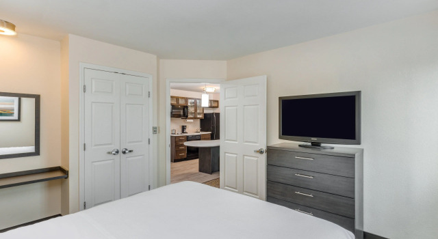 Candlewood Suites Secaucus by IHG, Забронировать Отель Секокус North Jersey