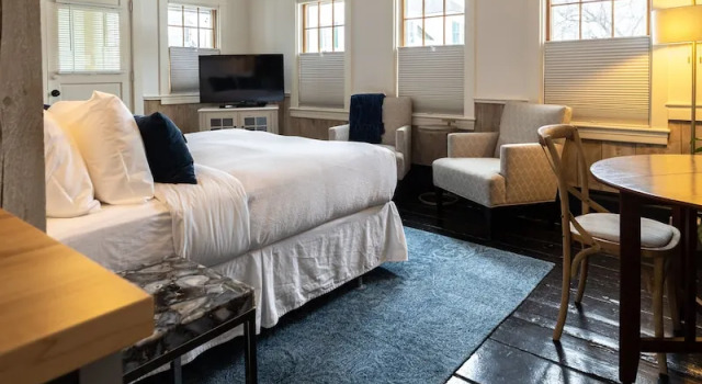 Люкс Deluxe The Water Street Inn