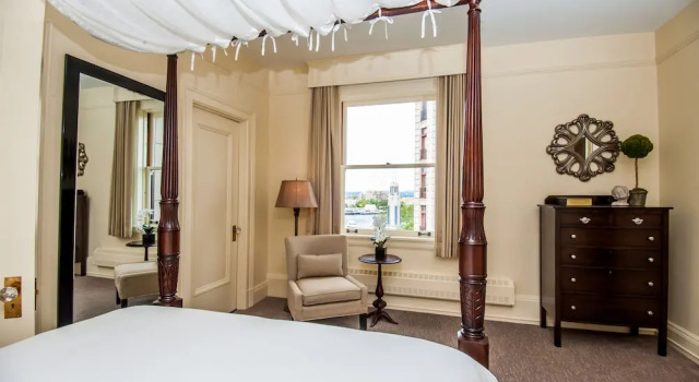 Двухместный люкс Deluxe с видом на гавань The Inn at the Union Club of British Columbia