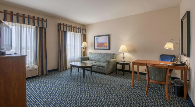 Двухместный люкс с 2 комнатами Hampton Inn & Suites Ridgecrest
