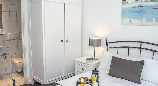Апартаменты с 2 комнатами Base Serviced Apartments - The Docks