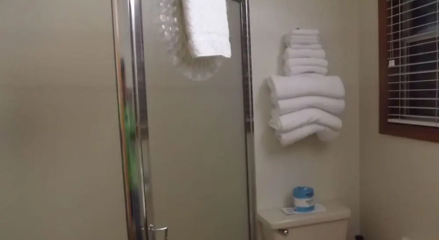 Четырёхместный номер Comfort Hillcrest Inn