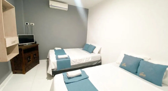 Hotel Paris, Rezerwuj Hotel Hotele w Villeta z basenem, Basen