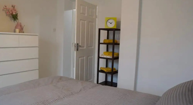 Modern 1 Bedroom in Shadwell With Balcony, Varaa Huoneisto Asunnot kohteessa Merseyside, Huoneisto
