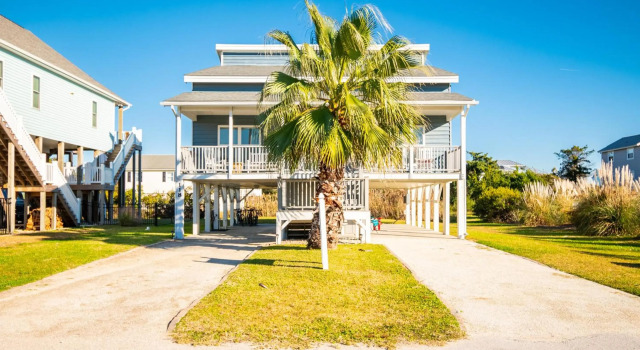 SeaSide by Oak Island Accommodations