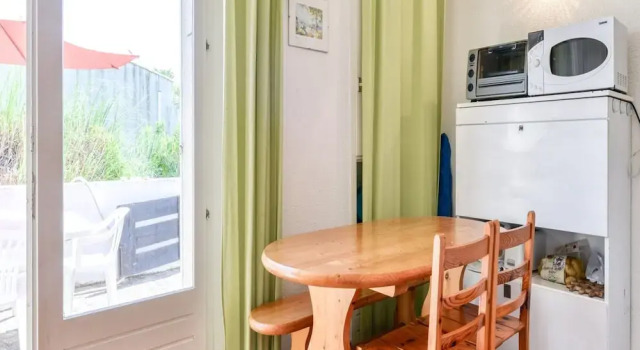 Апартаменты Bright Retreat by the Beach