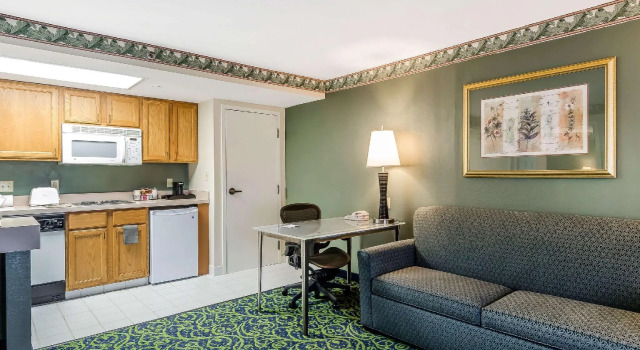Двухместный люкс Quality Inn & Suites - Boston/Lexington