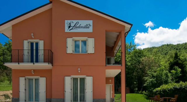 Pretty holiday home in Borgo Pace with a terrace and bbq, Rezervovat Hotel  