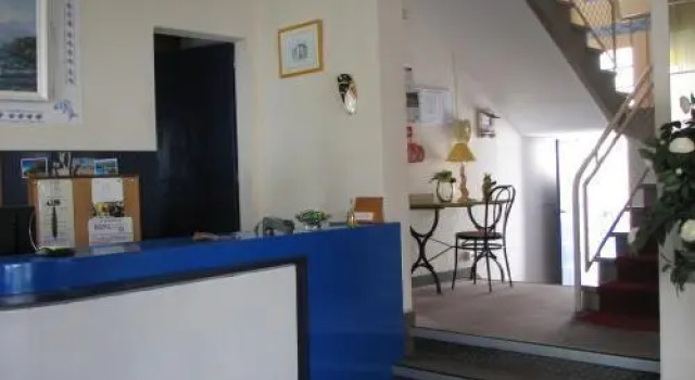 Hôtel Le Dauphin, Забронировать Отель Сен-Назер Loire-Atlantique, рядом с Центр ветроэнергетики EOL в городе Сен-Назер