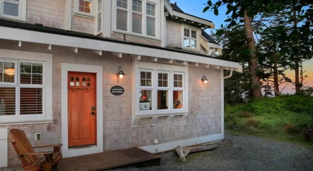 Коттедж Black Rock Beach House