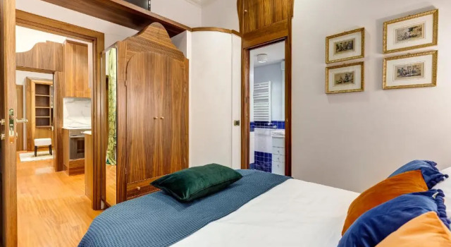 Pantheon Antique Suite