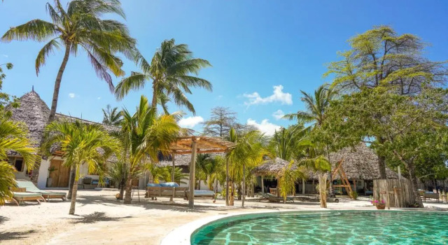 The Mida Creek Hotel, Book Hotel Mida 