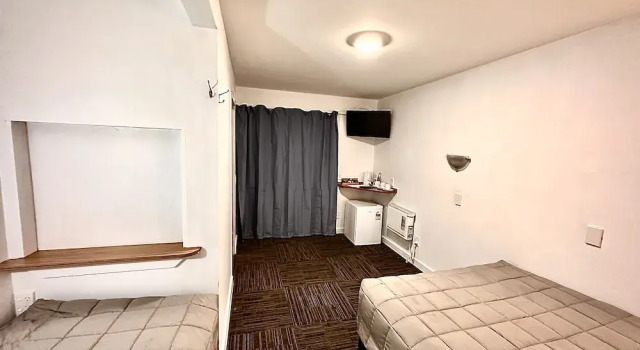 Номер Comfort Fox Glacier Lodge