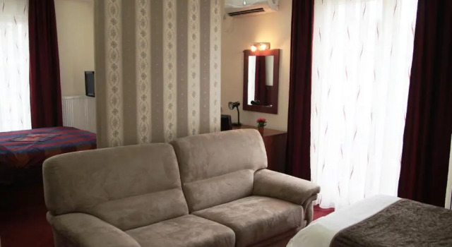 Трёхместный номер Standard Hotel Parlament