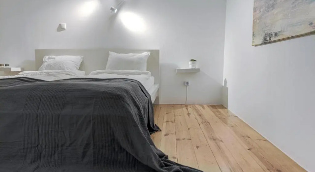 Апартаменты 12 min to the City Center! Designer Apartment