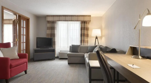 Двухместный люкс c 1 комнатой Country Inn & Suites by Radisson, Minneapolis-Shakopee