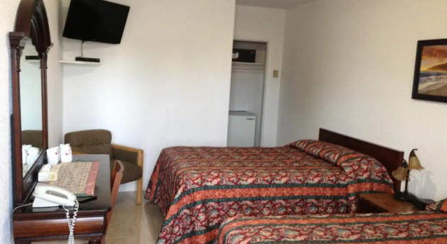 Четырёхместный номер Standard Motel Ritz