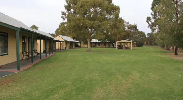 Коттедж Murray River Resort