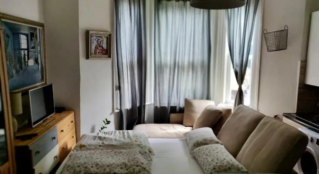 Cosy Central Apartment in London, Varaa Huoneisto Asunnot kohteessa Merseyside, Huoneisto