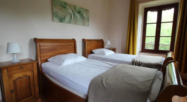 Gîte Cugand, 5 pièces, 8 personnes - FR-1-426-107, Забронировать Отель Кюган 