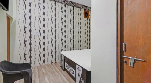 OYO 86824 Hotel Shriyam Shree