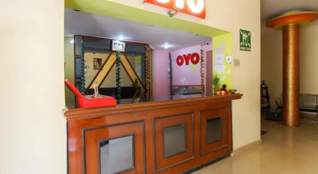Royal Suite by OYO Rooms, Rezerwuj Hotel Begumpet 