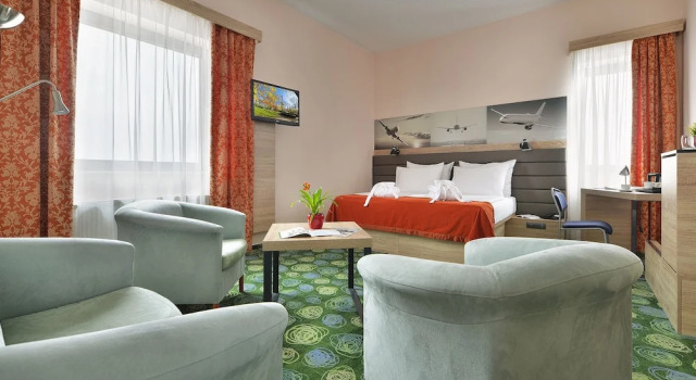 Двухместный полулюкс Ramada by Wyndham Airport Prague